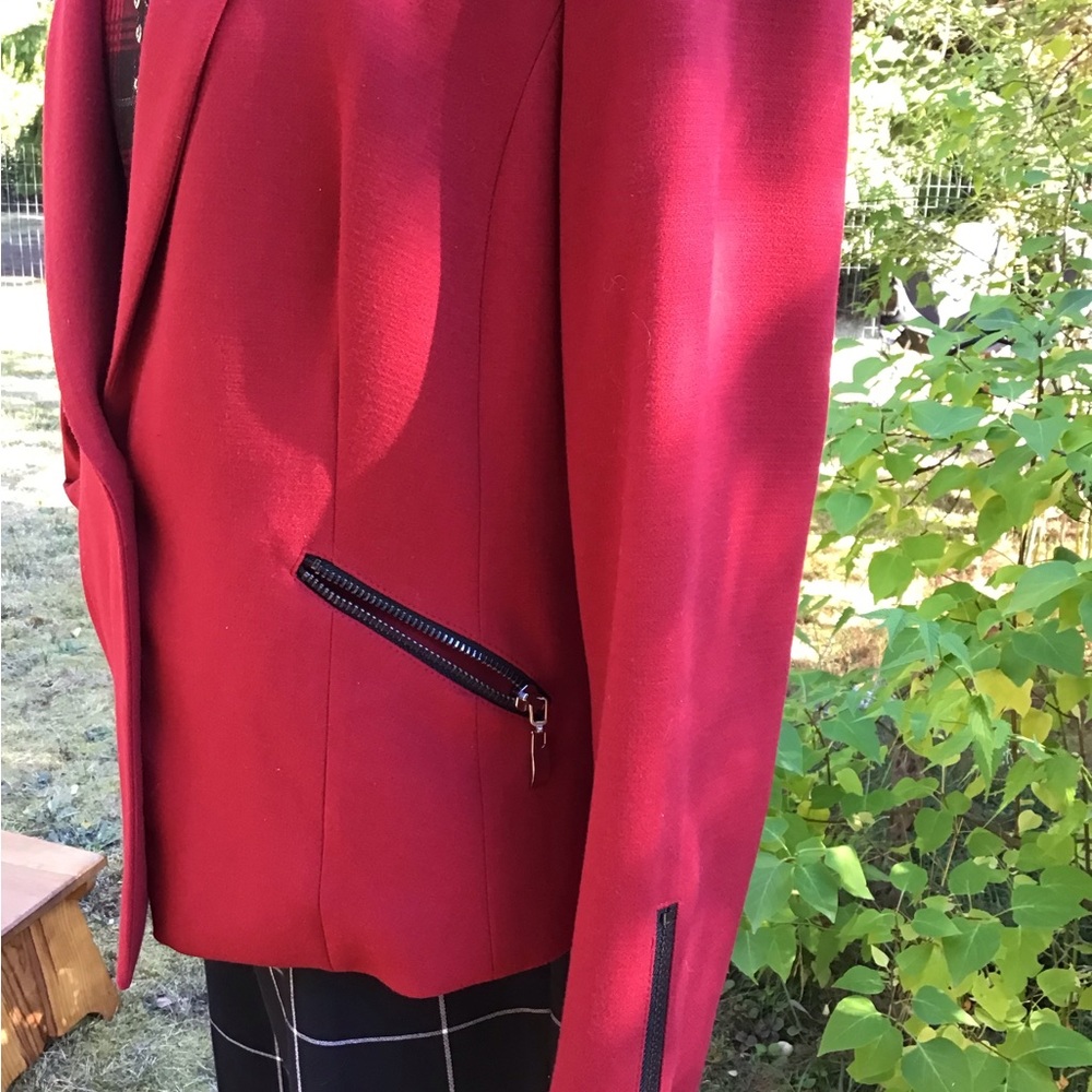 Conrad short zippered detail Blazer